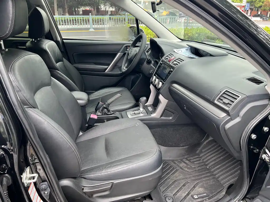 Subaru Forester 2015 — фото 12