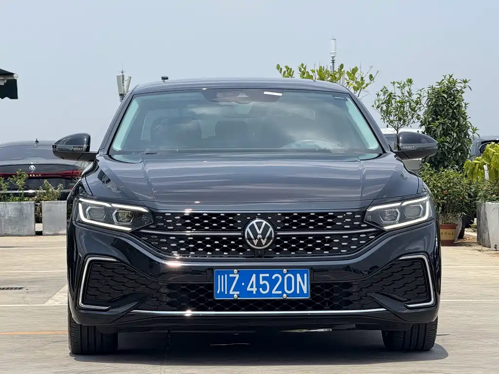 Volkswagen Passat 2024