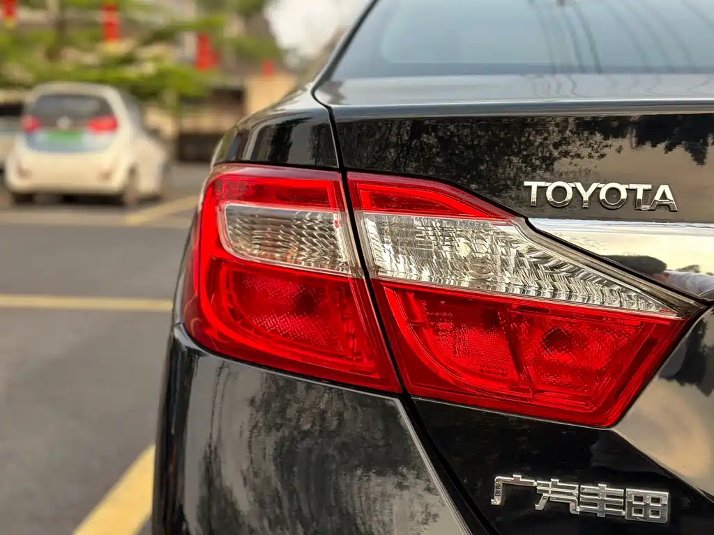 Toyota Camry 2013 — фото 13