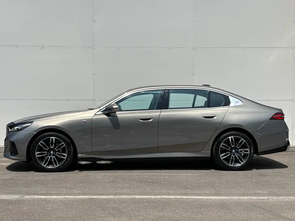 BMW 5 Series 2025