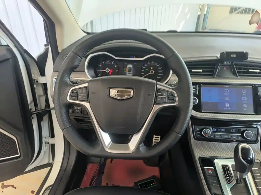 Geely Emgrand GS 2018 — фото 11