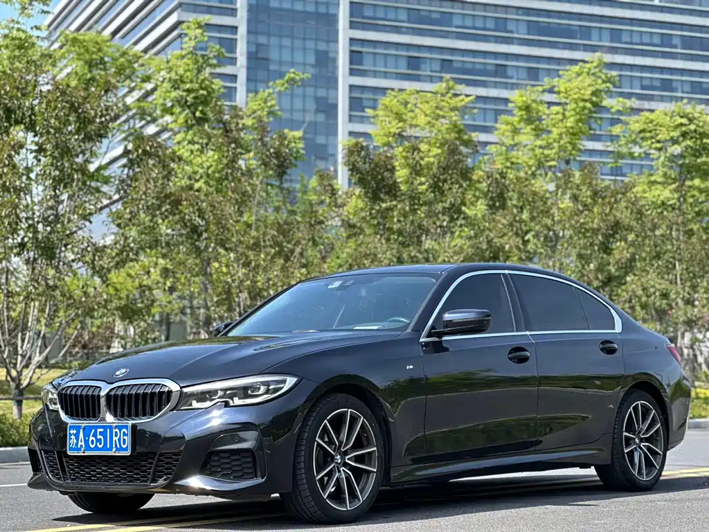 BMW 3 Series 2021 — фото 1