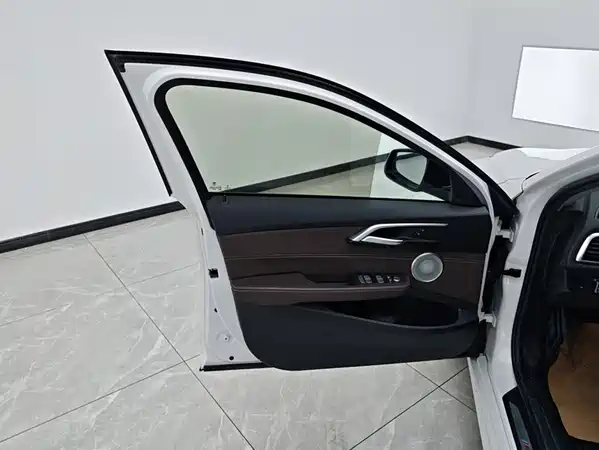 BMW 1 Series 2021