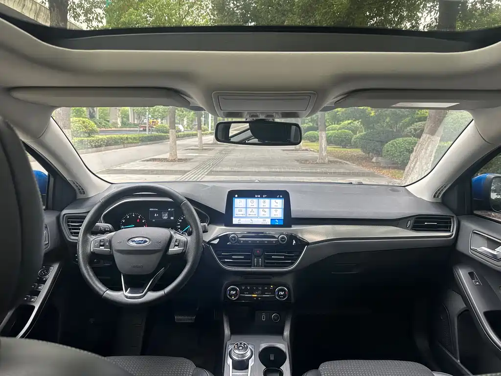 Ford Focus 2019 — фото 14