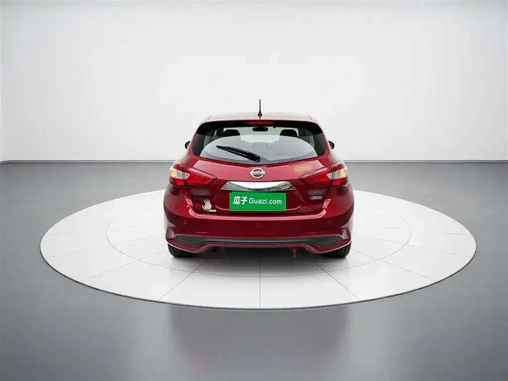 Nissan Tiida 2017 — фото 4