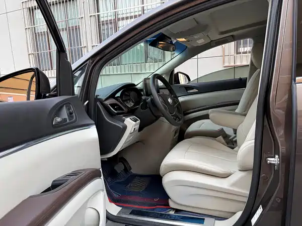 Buick GL8 2021