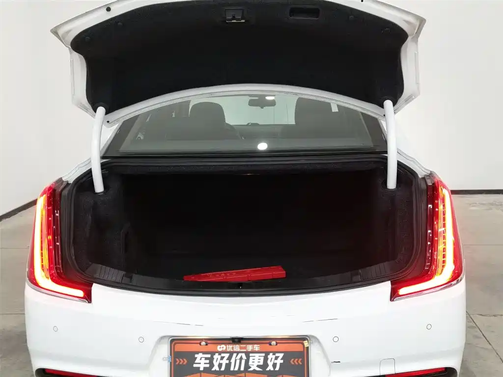 Cadillac XTS 2019 — фото 16