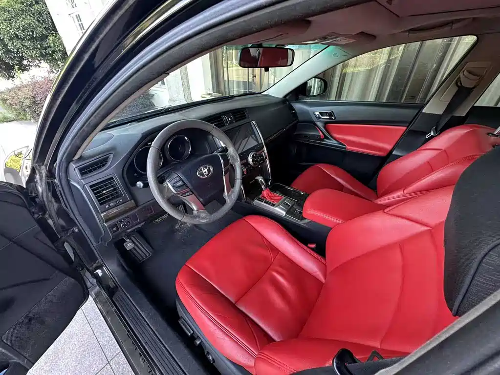 Toyota Reiz 2016