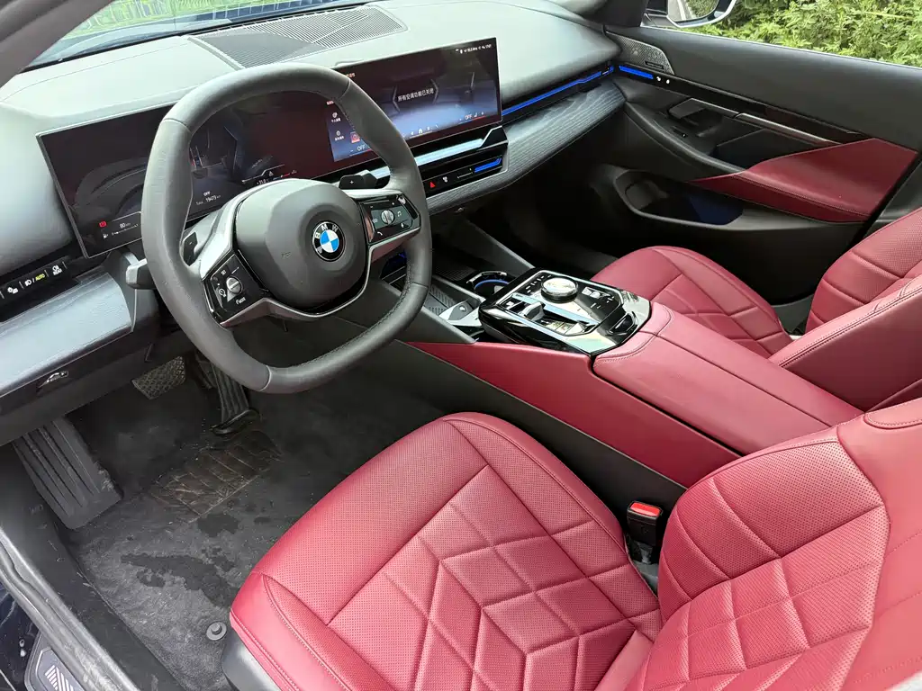 BMW 5 Series 2024 — фото 14
