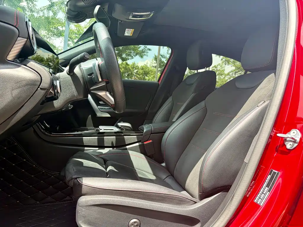 Mercedes-Benz A-Class 2023 — фото 12
