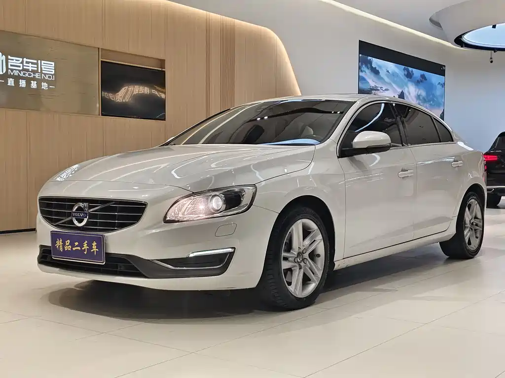 Volvo S60 2016 — фото 1