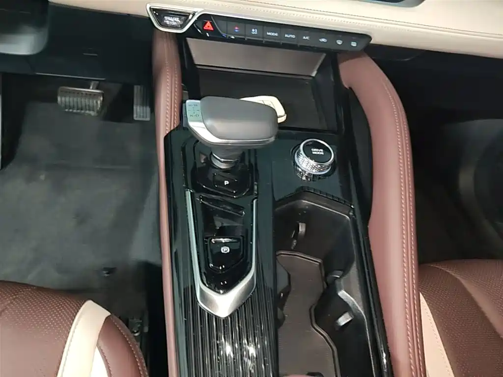 Geely Xingyue L 2022 — фото 14