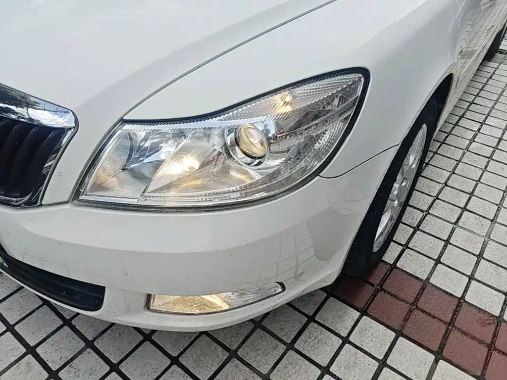 Skoda Octavia 2015 — фото 24