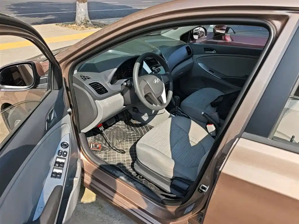 Hyundai Verna 2016 — фото 15