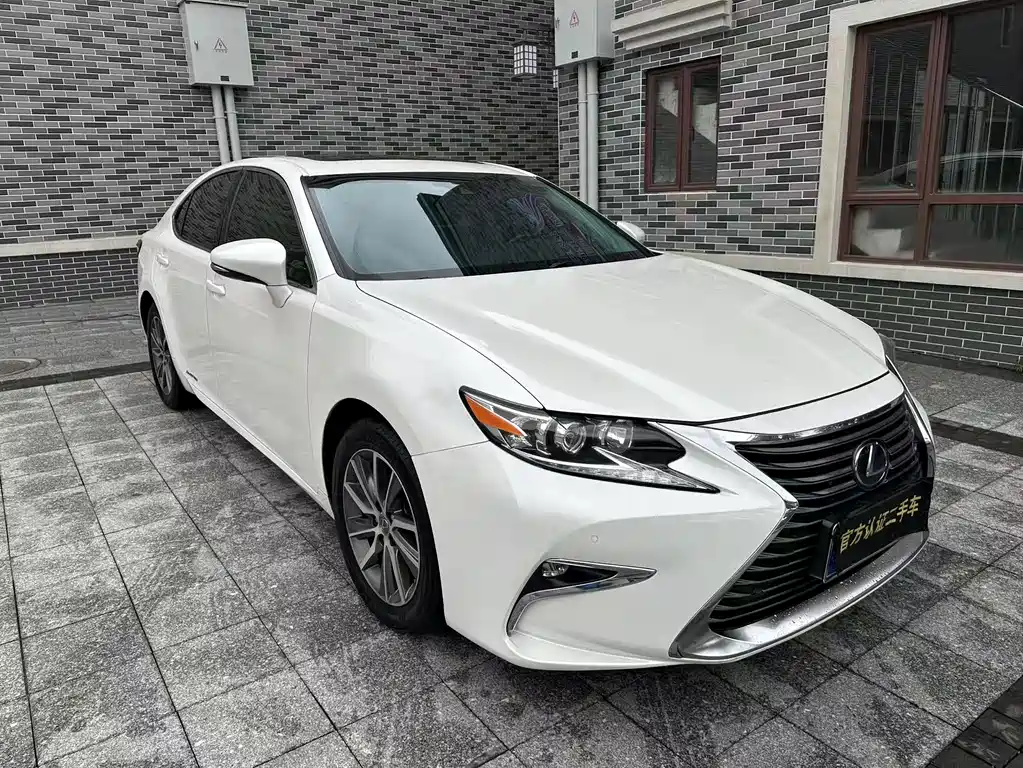 Lexus ES 2016 — фото 3