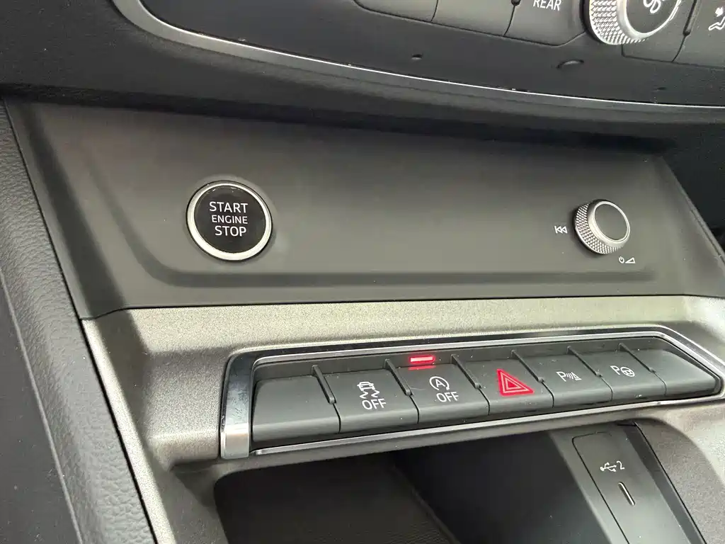 Audi Q3 2022 — фото 10