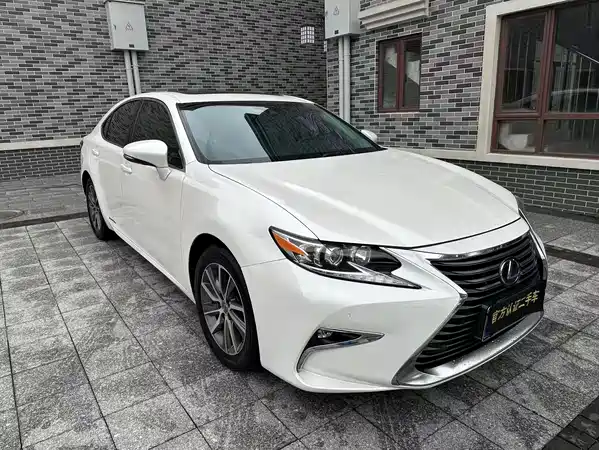 Lexus ES 2015