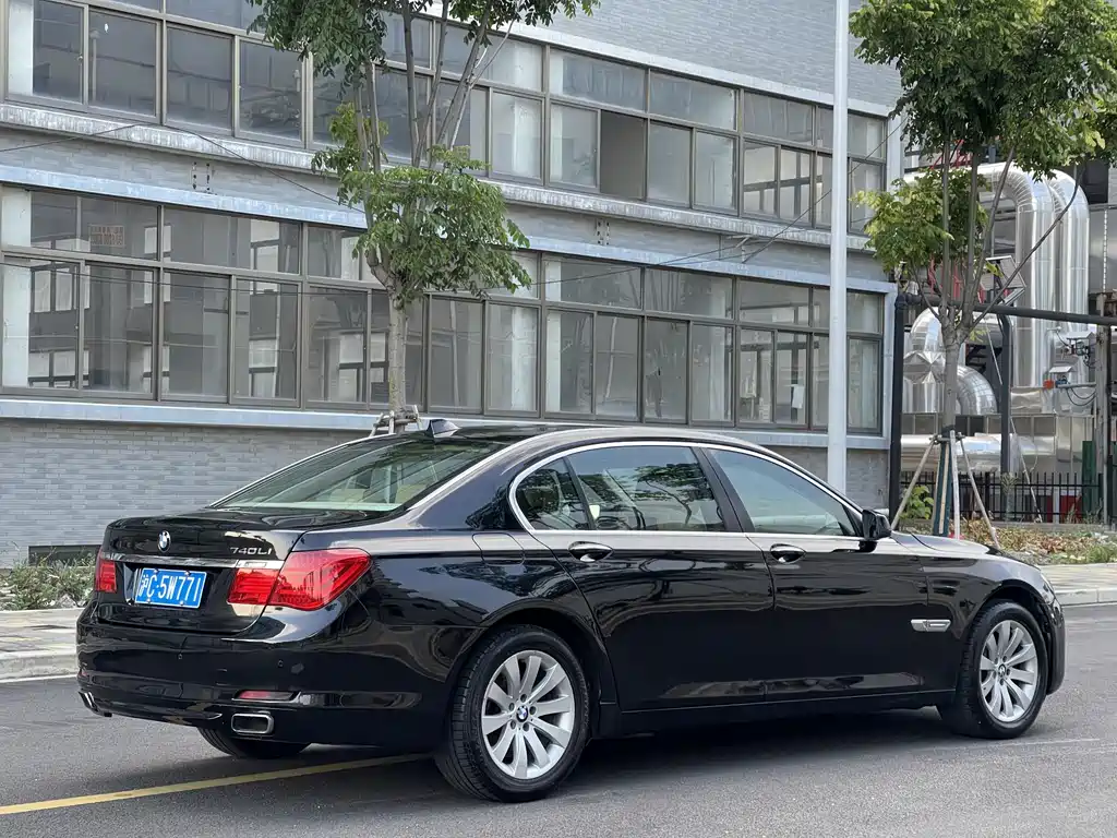 BMW 7 Series 2009 — фото 4