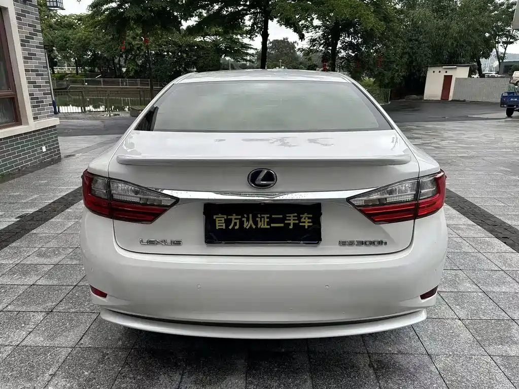 Lexus ES 2016 — фото 5