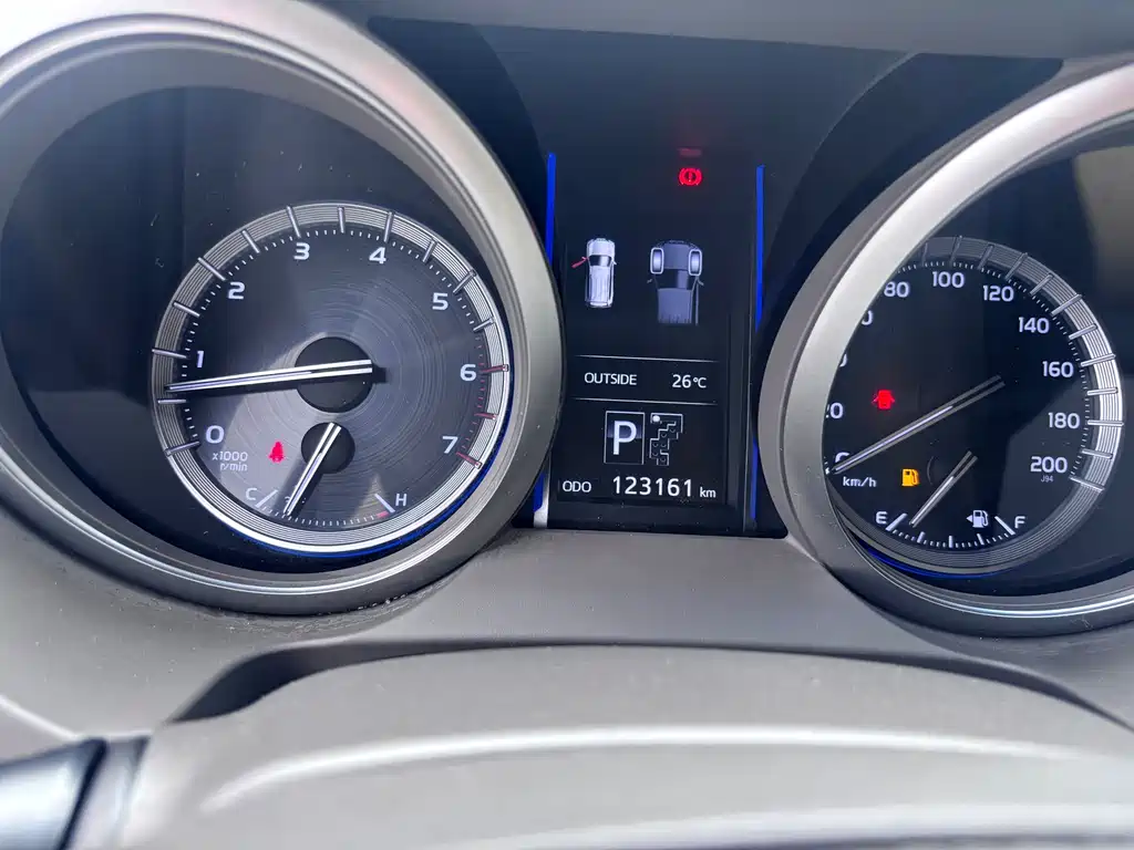 Toyota Prado 2015 — фото 16