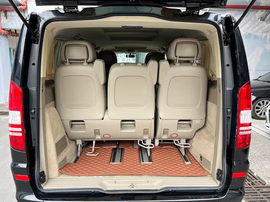 Mercedes-Benz Viano 2017 — фото 22