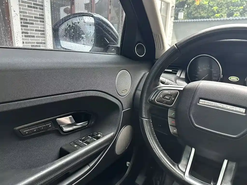 Land Rover Evoque 2016 — фото 15