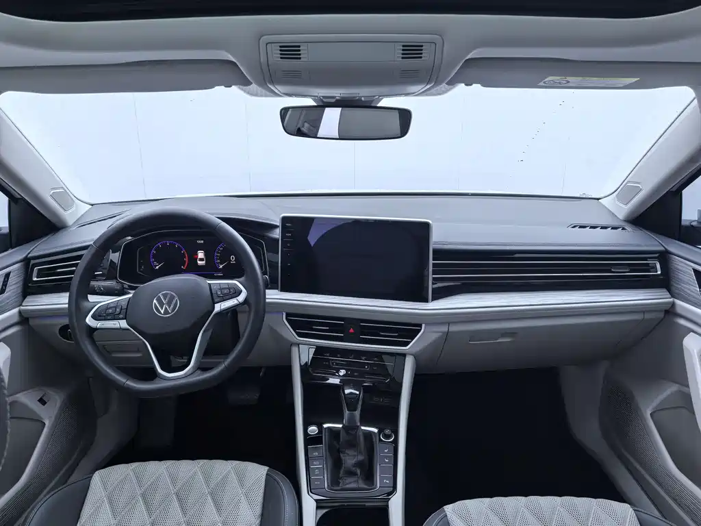 Volkswagen Sagitar 2022