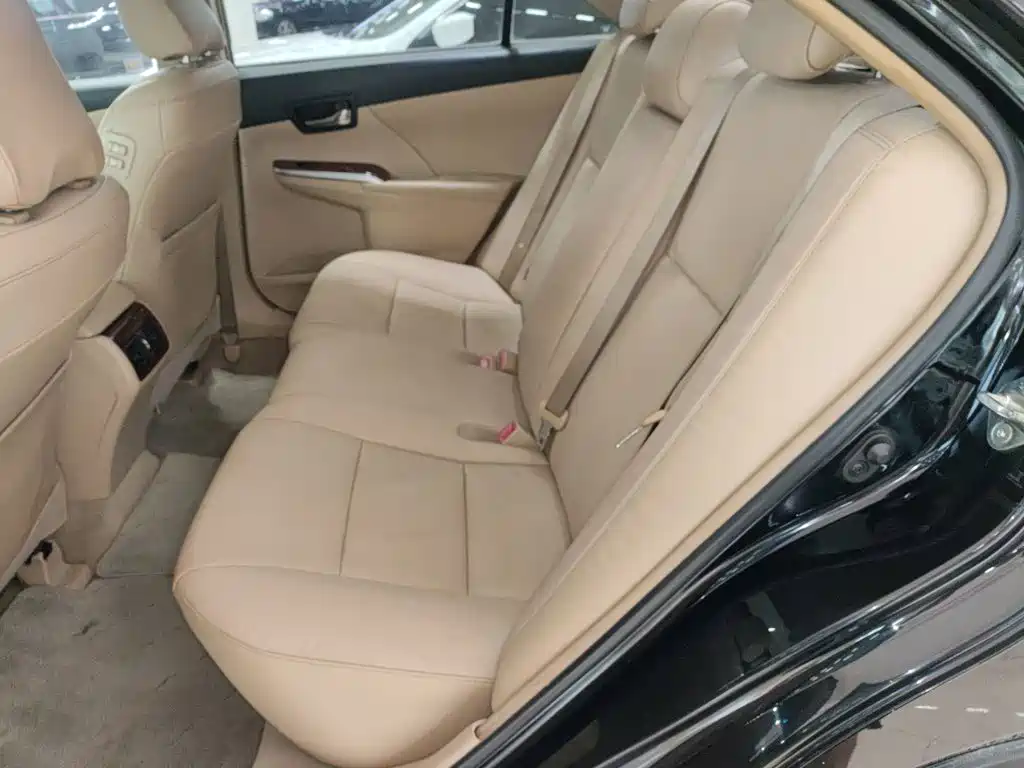 Toyota Camry 2014 — фото 13