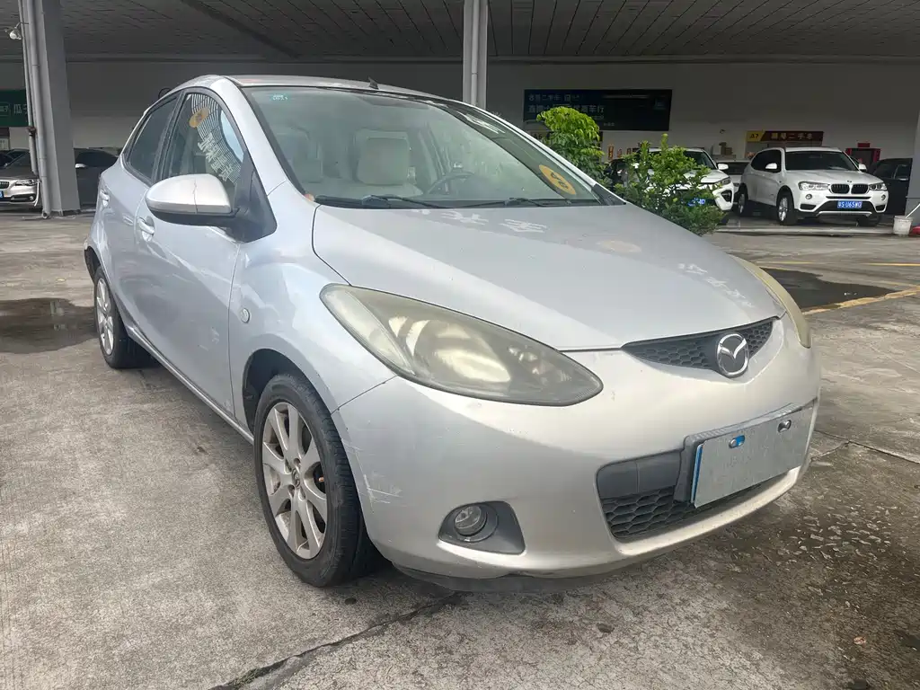 Mazda 2 2010