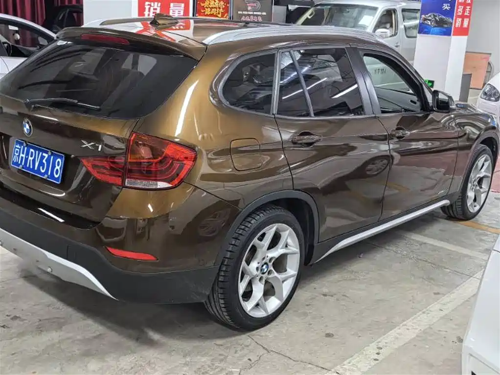 BMW X1 2013 — фото 8