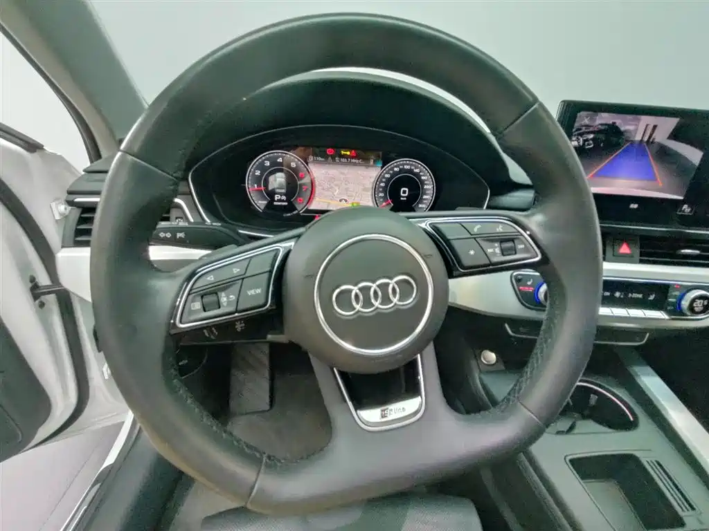 Audi A4L 2023 — фото 12