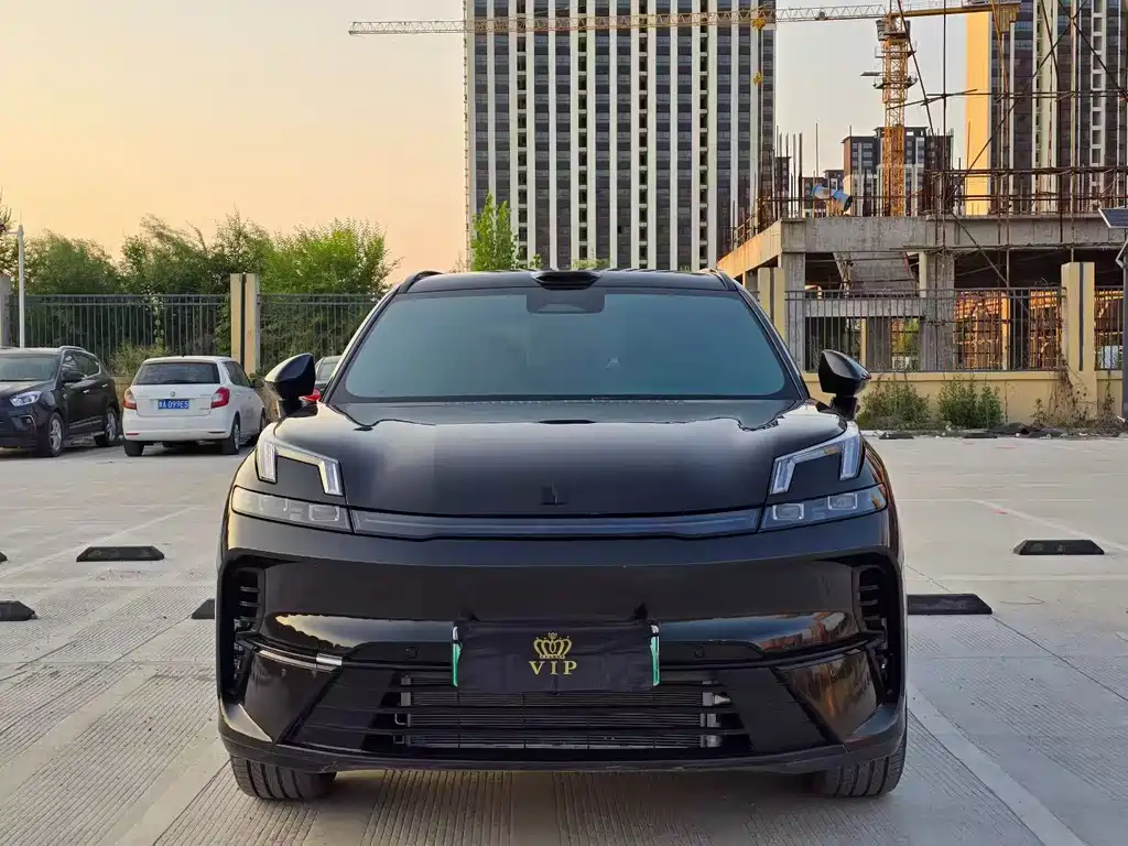 Lynk & Co 08 EM-P 2025 — фото 2