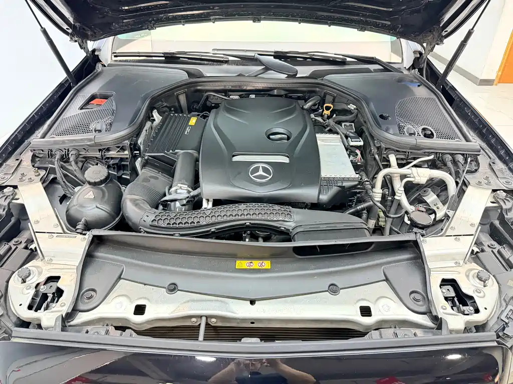 Mercedes-Benz E-Class 2017 — фото 25