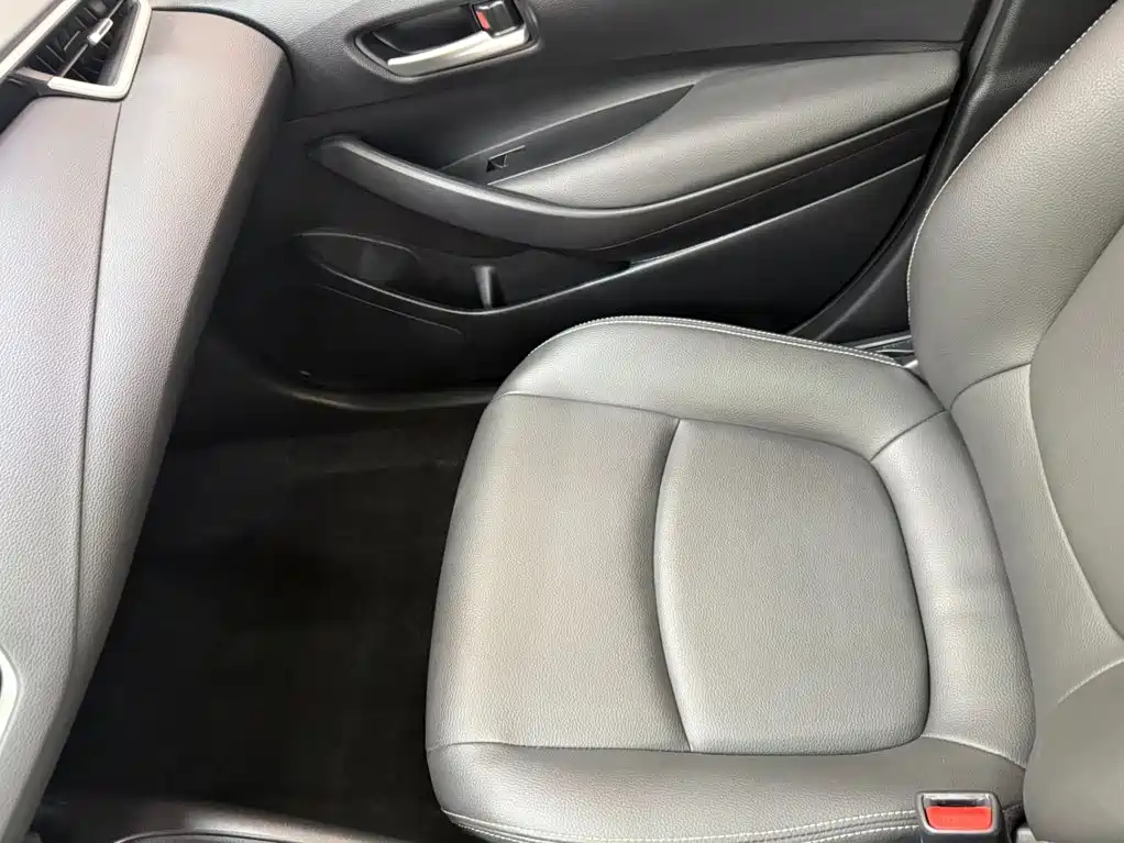 Toyota Corolla 2023 — фото 13