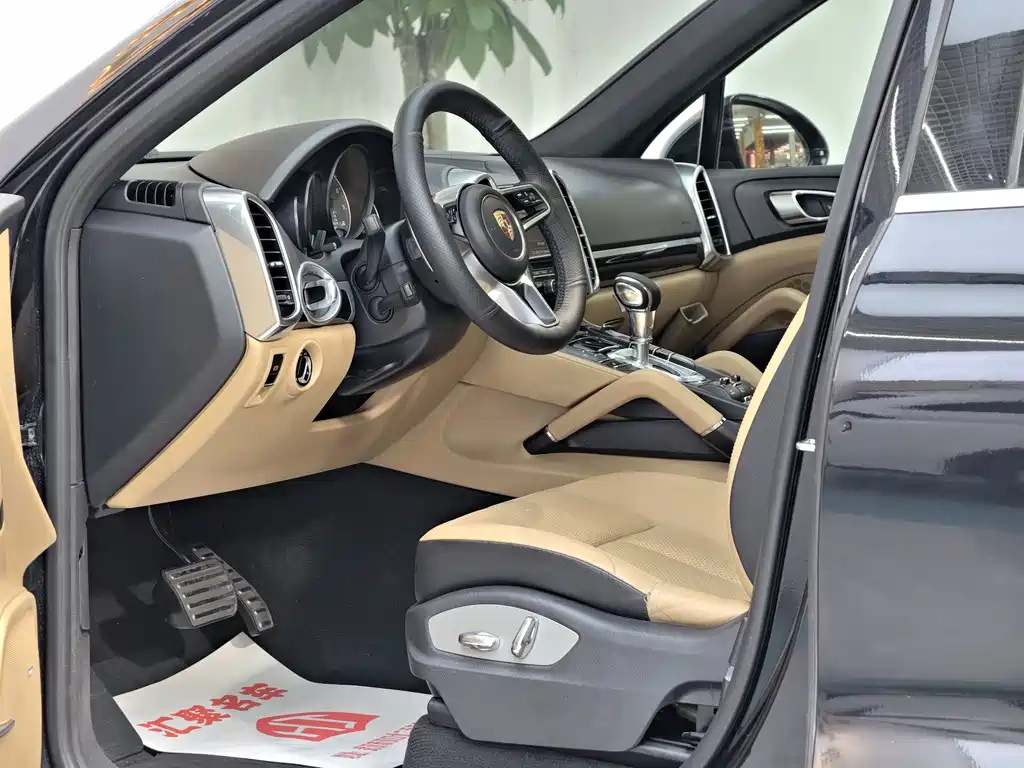 Porsche Cayenne 2015 — фото 20