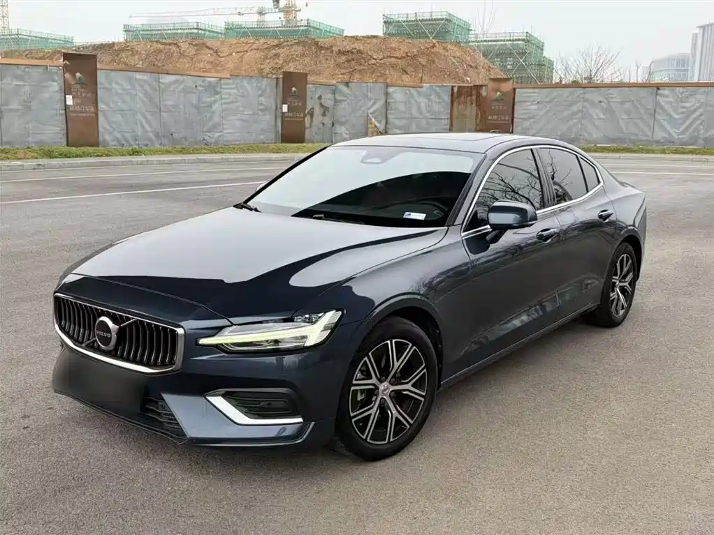 Volvo S60 2023 — фото 2