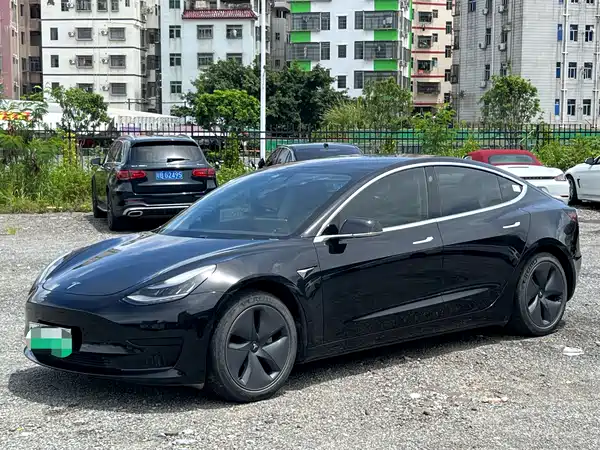Tesla Model 3 2020