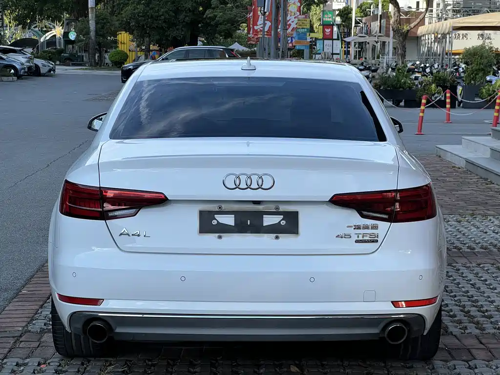 Audi A4L 2017