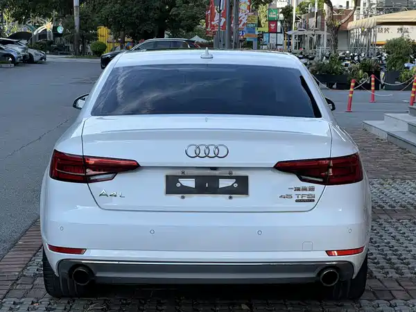 Audi A4L 2017