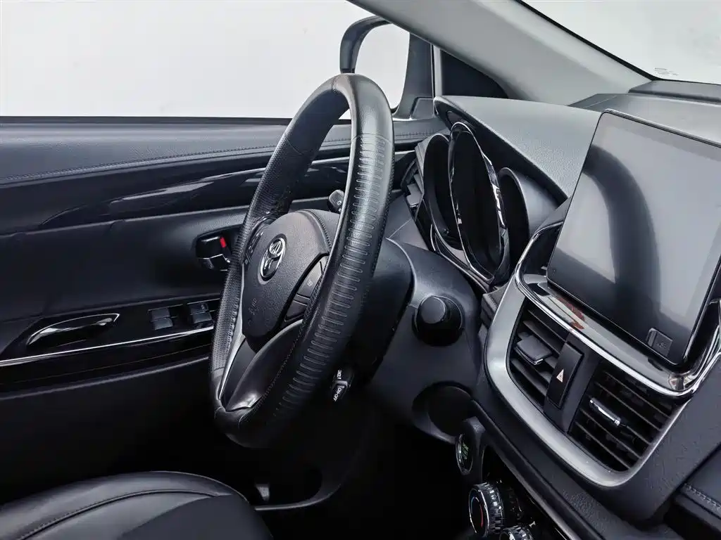 Toyota Yaris L 2021 — фото 22