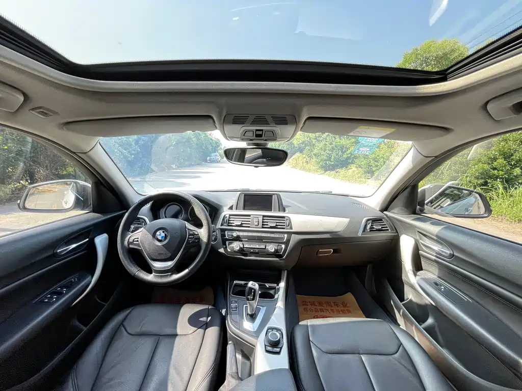 BMW 1 Series 2018 — фото 12