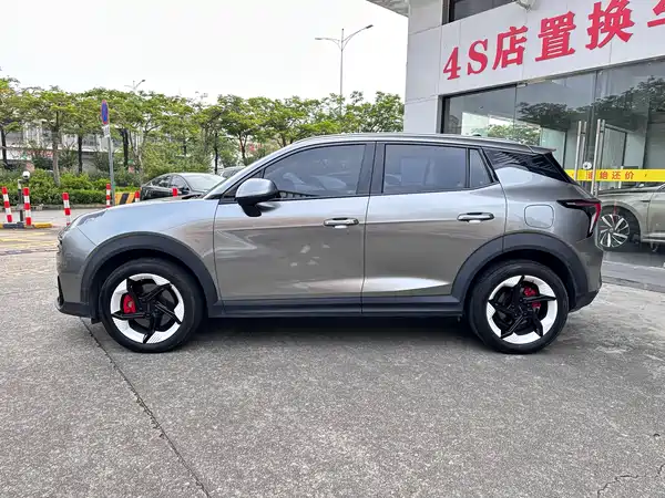 Lynk & Co 06 EM-P 2023