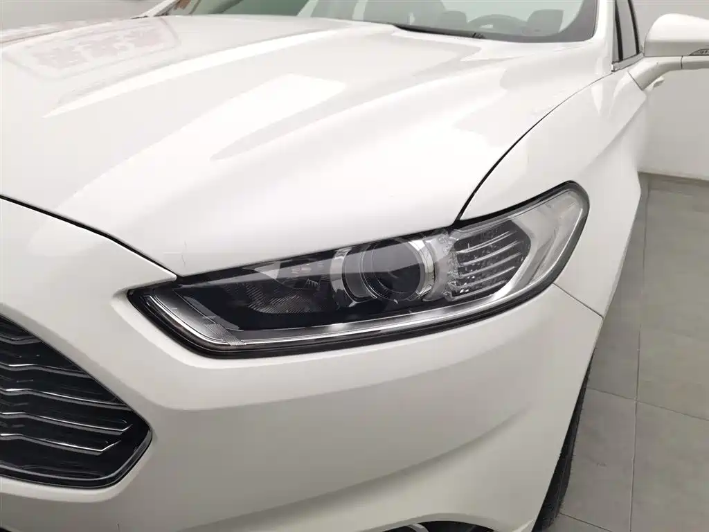 Ford Mondeo 2015 — фото 7