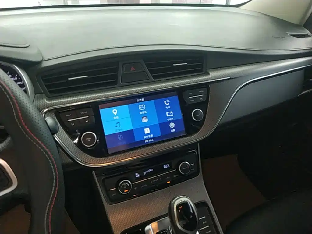 Geely Emgrand GS 2016 — фото 13