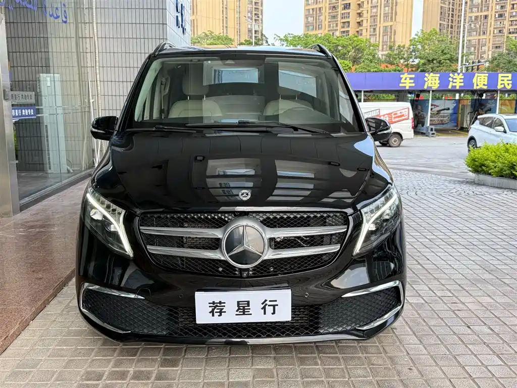 Mercedes-Benz V-Class 2023 — фото 2