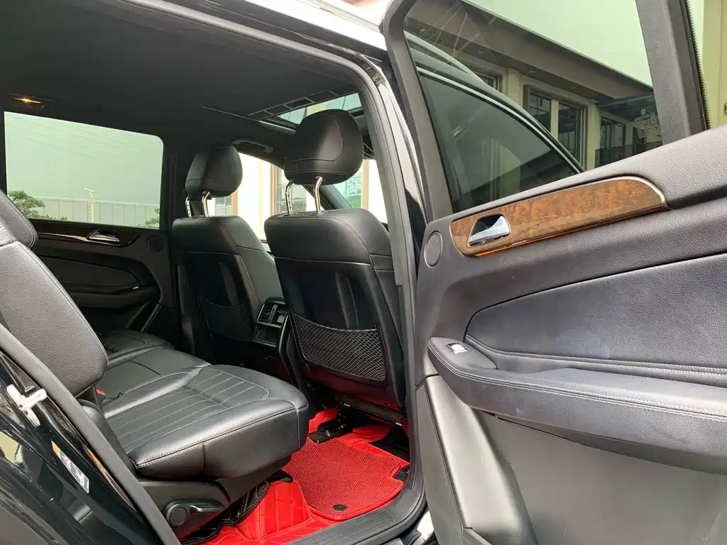 Mercedes-Benz GLS 2017 — фото 12