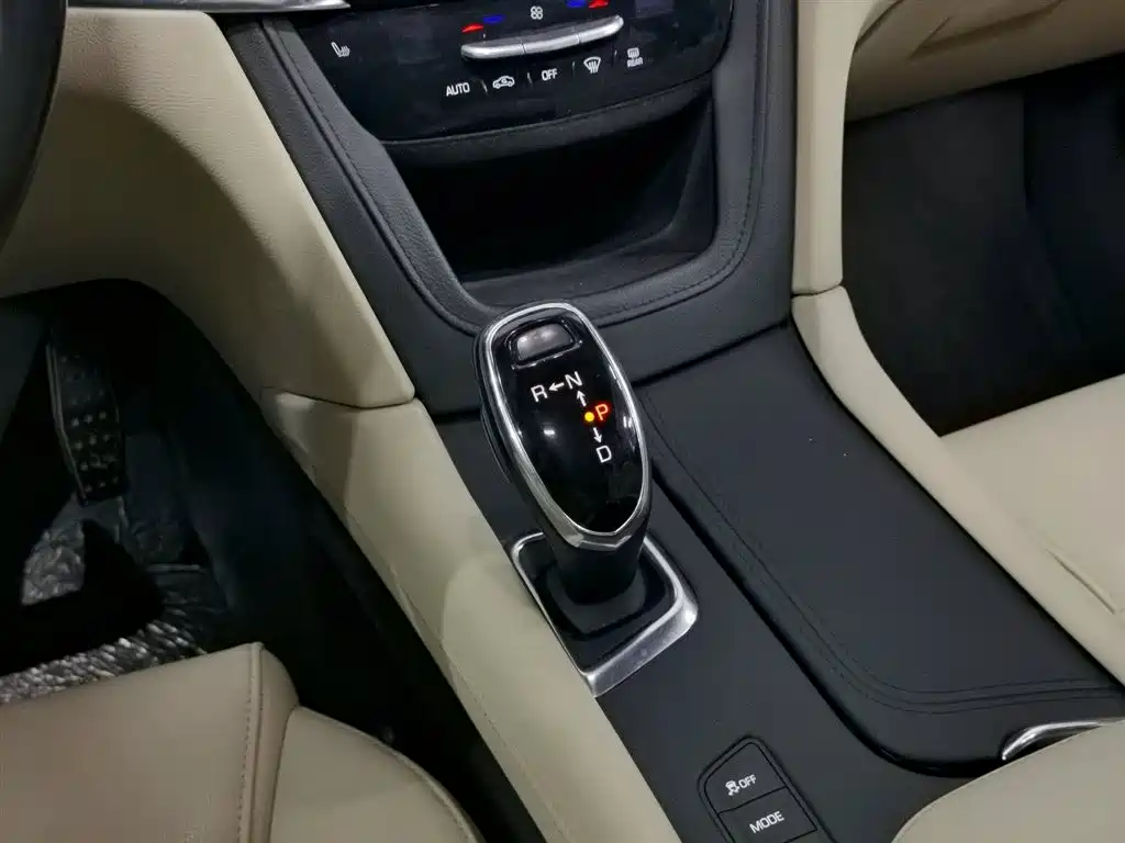 Cadillac XT5 2016 — фото 13