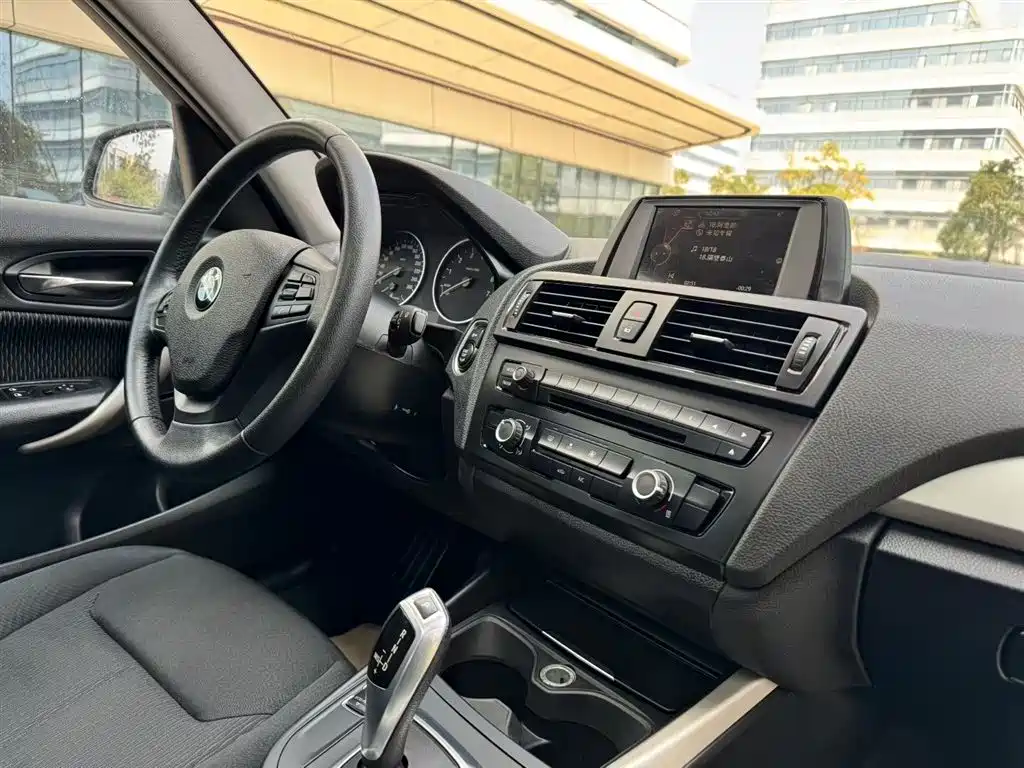 BMW 1 Series 2014 — фото 16