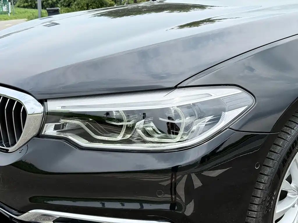 BMW 5 Series 2020 — фото 9