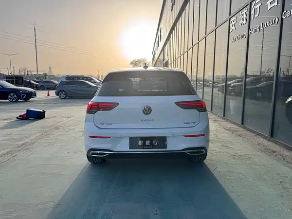 Volkswagen Golf 2023